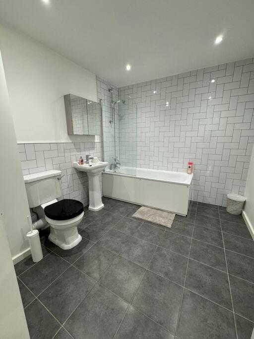 Comfy Flat For 6 In City Center Gs306 شيفيلد المظهر الخارجي الصورة